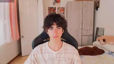 lucas_xo online show from March 28, 8:08 pm