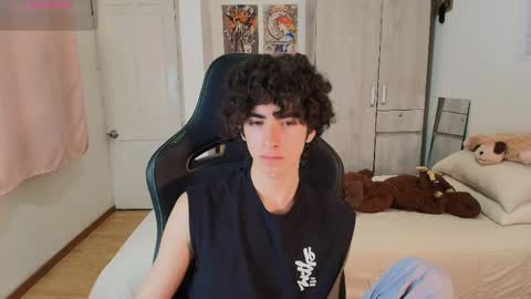 lucas_xo online show from April 21, 11:29 pm