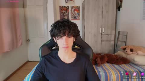 lucas_xo online show from April 30, 4:52 am