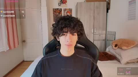 lucas_xo online show from May 25, 10:27 pm