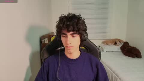 lucas_xo online show from June 11, 4:10 am