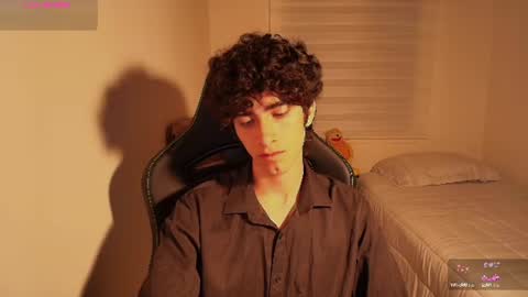 lucas_xo online show from June 13, 3:26 am