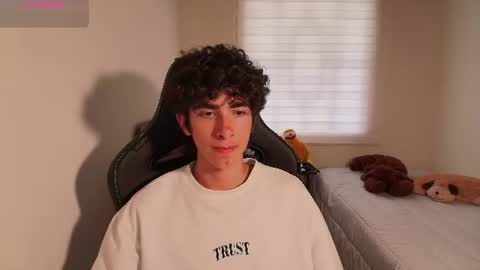 lucas_xo online show from June 19, 10:46 pm