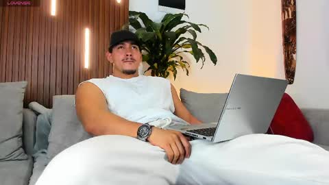 LUCA SANTOS online show from June 6, 5:12 am