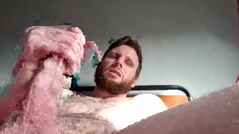 Snapshot of lucasb_87 chatting on February 17, 1:42 pm lucasb_87 online show from February 17, 1:42 pm