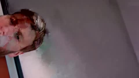 Snapshot of lucasb_87 chatting on September 25, 11:03 am lucasb_87 online show from September 25, 11:03 am