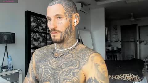 Snapshot of lucasexclusive chatting on December 14, 6:02 am lucasexclusive online show from December 14, 6:02 am