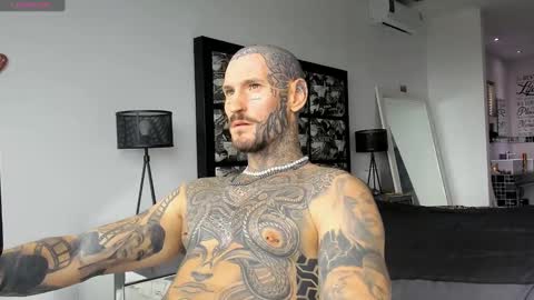 Snapshot of lucasexclusive chatting on December 15, 5:13 am lucasexclusive online show from December 15, 5:13 am