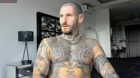 Snapshot of lucasexclusive chatting on December 18, 2:53 am lucasexclusive online show from December 18, 2:53 am