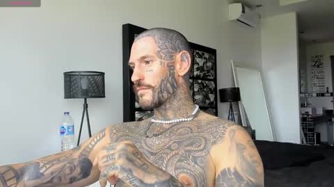 Snapshot of lucasexclusive chatting on January 3, 6:55 am lucasexclusive online show from January 3, 6:55 am