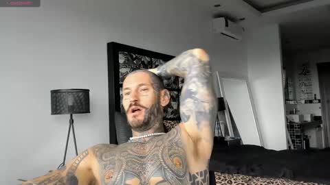 Snapshot of lucasexclusive chatting on January 5, 7:17 am lucasexclusive online show from January 5, 7:17 am