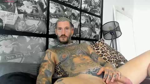 Snapshot of lucasexclusive chatting on February 13, 4:32 am lucasexclusive online show from February 13, 4:32 am