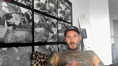 Snapshot of lucasexclusive chatting on March 3, 9:33 am lucasexclusive online show from March 3, 9:33 am