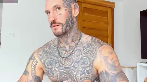 Snapshot of lucasexclusive chatting on October 17, 7:11 am lucasexclusive online show from October 17, 7:11 am