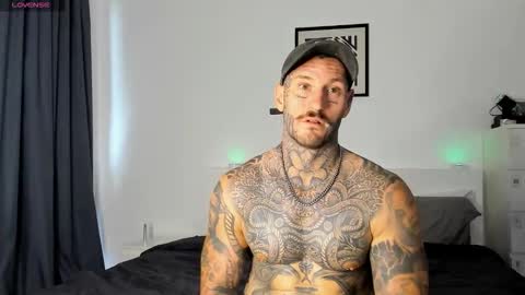 Snapshot of lucasexclusive chatting on November 2, 7:11 am lucasexclusive online show from November 2, 7:11 am