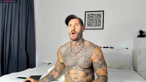 Snapshot of lucasexclusive chatting on November 10, 6:34 am lucasexclusive online show from November 10, 6:34 am