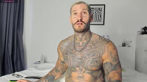 Snapshot of lucasexclusive chatting on December 4, 10:13 am lucasexclusive online show from December 4, 10:13 am