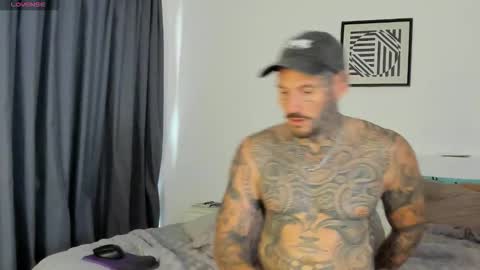 Snapshot of lucasexclusive chatting on December 20, 5:25 am lucasexclusive online show from December 20, 5:25 am