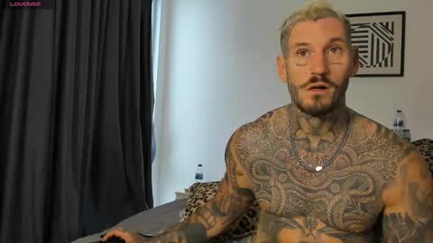 Snapshot of lucasexclusive chatting on January 8, 7:10 am lucasexclusive online show from January 8, 7:10 am