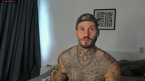 Snapshot of lucasexclusive chatting on January 11, 6:40 am lucasexclusive online show from January 11, 6:40 am