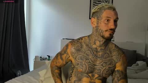 Snapshot of lucasexclusive chatting on January 17, 5:23 am lucasexclusive online show from January 17, 5:23 am