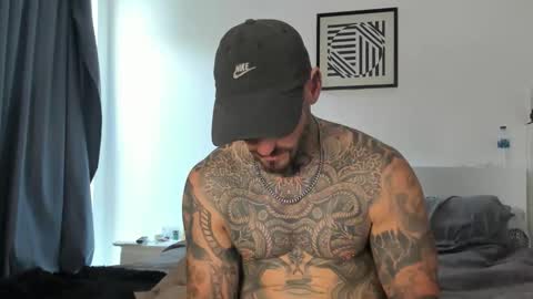 Snapshot of lucasexclusive chatting on February 1, 5:50 am lucasexclusive online show from February 1, 5:50 am