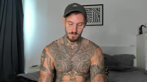 Snapshot of lucasexclusive chatting on February 6, 5:12 am lucasexclusive online show from February 6, 5:12 am