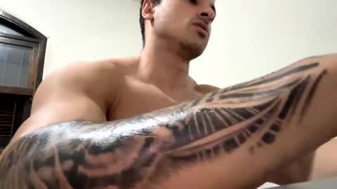 Snapshot of lucasfit24 chatting on January 19, 11:23 am lucasfit24 online show from January 19, 11:23 am