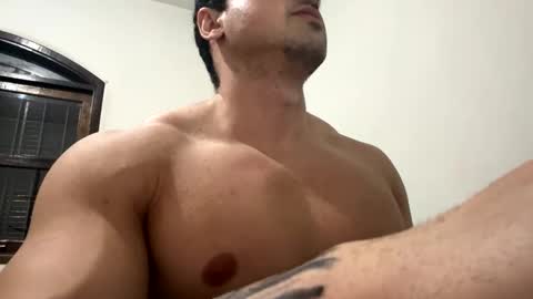 Snapshot of lucasfit24 chatting on January 22, 11:21 pm lucasfit24 online show from January 22, 11:21 pm