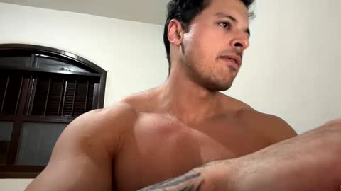 Snapshot of lucasfit24 chatting on February 3, 11:42 am lucasfit24 online show from February 3, 11:42 am