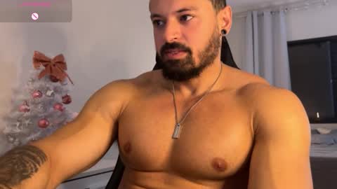 Snapshot of lucasfit24 chatting on January 11, 2:22 pm lucasfit24 online show from January 11, 2:22 pm