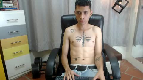 LucassSmith11 online show from May 17, 1:03 am