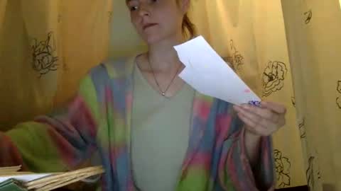 Luci Layne online show from April 18, 12:31 pm