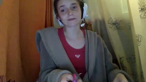 Luci Layne online show from May 12, 10:29 pm