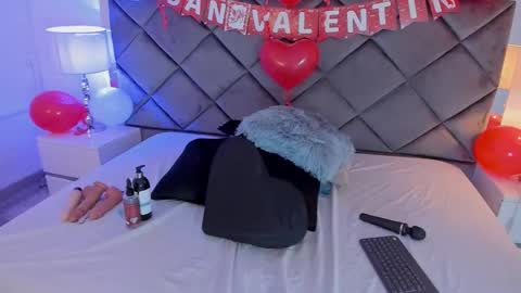 lucia_fastcollins online show from February 10, 2:10 pm