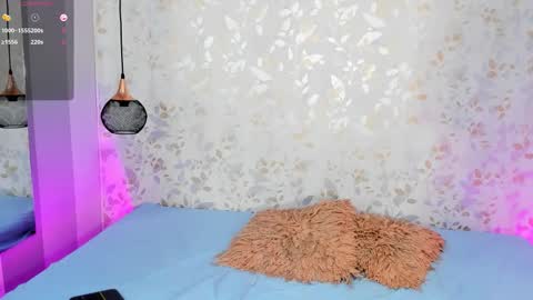 L U C I A online show from October 20, 12:49 pm