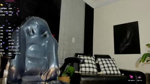 Snapshot of lucia_oregon chatting on May 25, 1:06 pm L U C I A online show from May 25, 1:06 pm