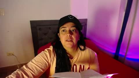 Lucia Vonne online show from April 22, 1:52 am