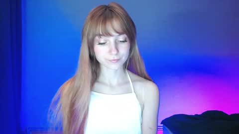 Snapshot of luciacam20 chatting on January 12, 10:12 pm Lucy online show from January 12, 10:12 pm