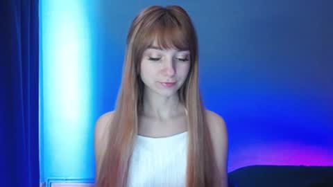 Snapshot of luciacam20 chatting on January 13, 7:11 am Lucy online show from January 13, 7:11 am