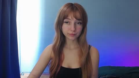 Snapshot of luciacam20 chatting on January 14, 10:06 am Lucy online show from January 14, 10:06 am