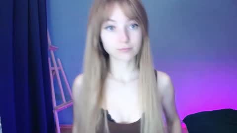 Snapshot of luciacam20 chatting on February 6, 6:18 am Lucy online show from February 6, 6:18 am