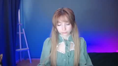 Snapshot of luciacam20 chatting on February 12, 6:19 am Lucy online show from February 12, 6:19 am