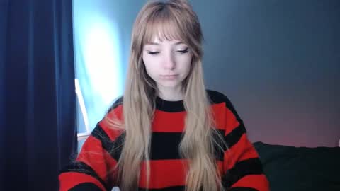 Snapshot of luciacam20 chatting on February 22, 6:28 am Lucy online show from February 22, 6:28 am