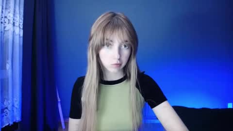 Snapshot of luciacam20 chatting on February 26, 7:27 pm Lucy online show from February 26, 7:27 pm