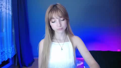 Snapshot of luciacam20 chatting on March 1, 10:31 pm Lucy online show from March 1, 10:31 pm