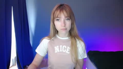 Snapshot of luciacam20 chatting on March 2, 6:59 am Lucy online show from March 2, 6:59 am