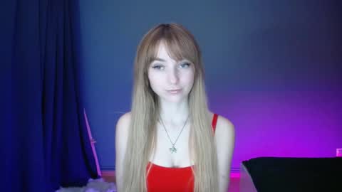 Snapshot of luciacam20 chatting on March 2, 10:27 pm Lucy online show from March 2, 10:27 pm