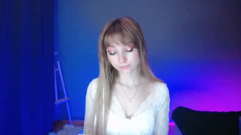 Snapshot of luciacam20 chatting on March 11, 10:31 pm Lucy online show from March 11, 10:31 pm