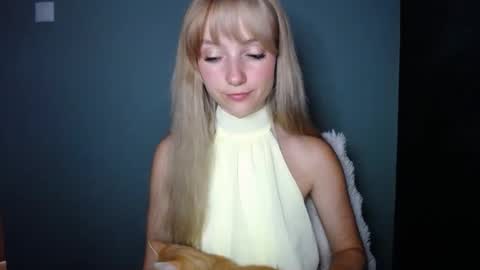 Snapshot of luciacam20 chatting on September 10, 2:39 pm Lucy online show from September 10, 2:39 pm